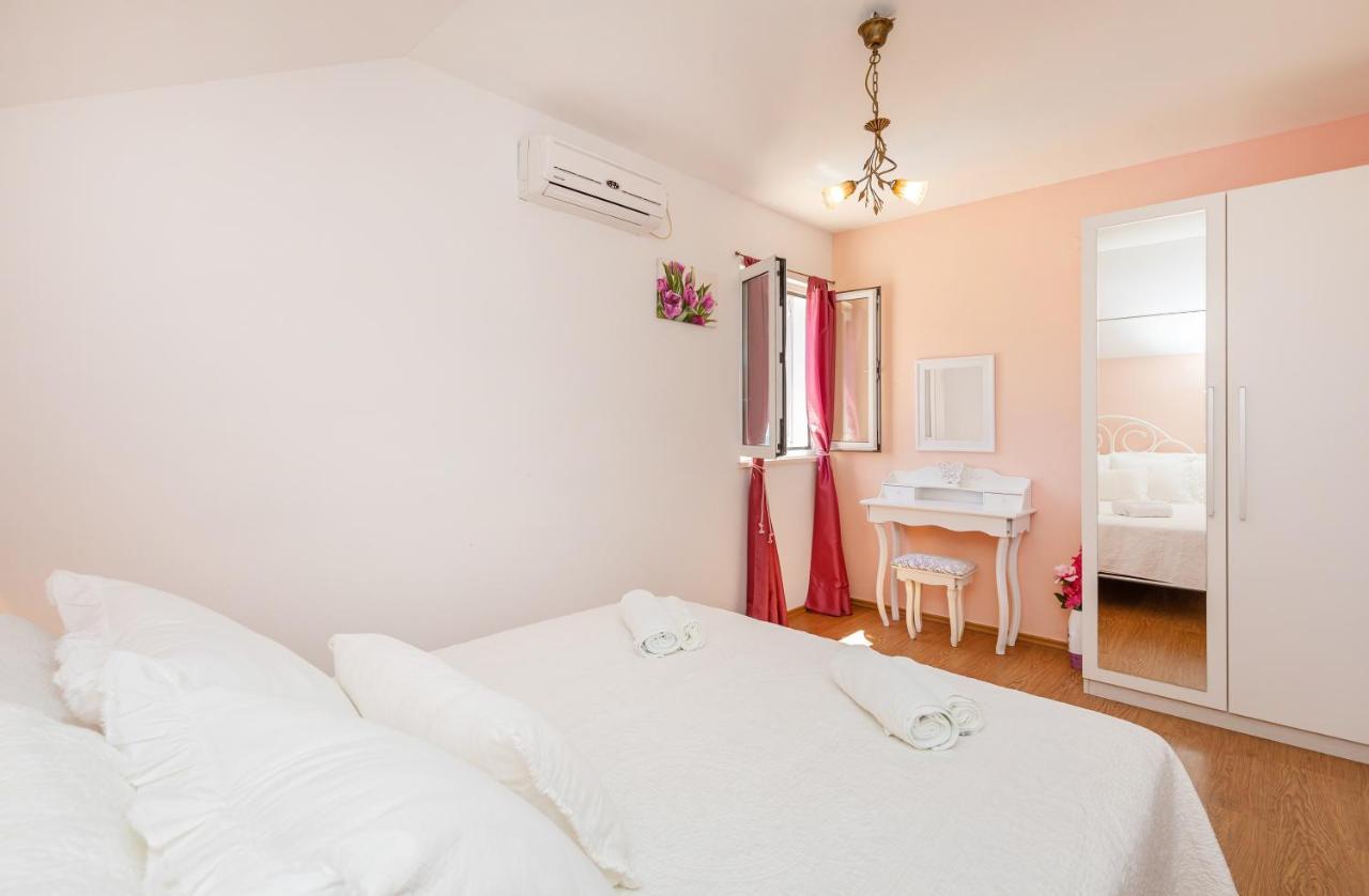 Apartments Bralovic Орашац Экстерьер фото